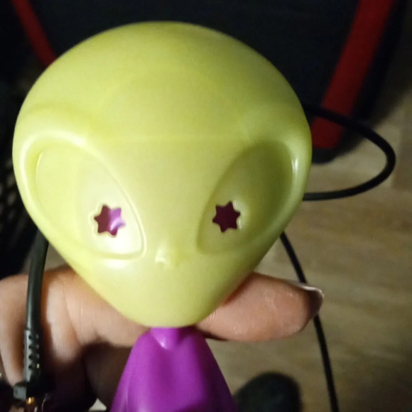 Wacky Pack Spoonsters Alien Sonic Spoon Purple Green Glow In The Dark - Picture 3 of 4